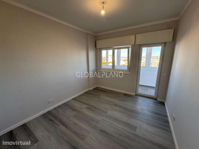 Apartamento T3 Avenida 25 de Abril-17
