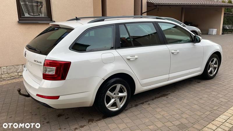 Skoda Octavia 1.6 TDI Ambiente - 4