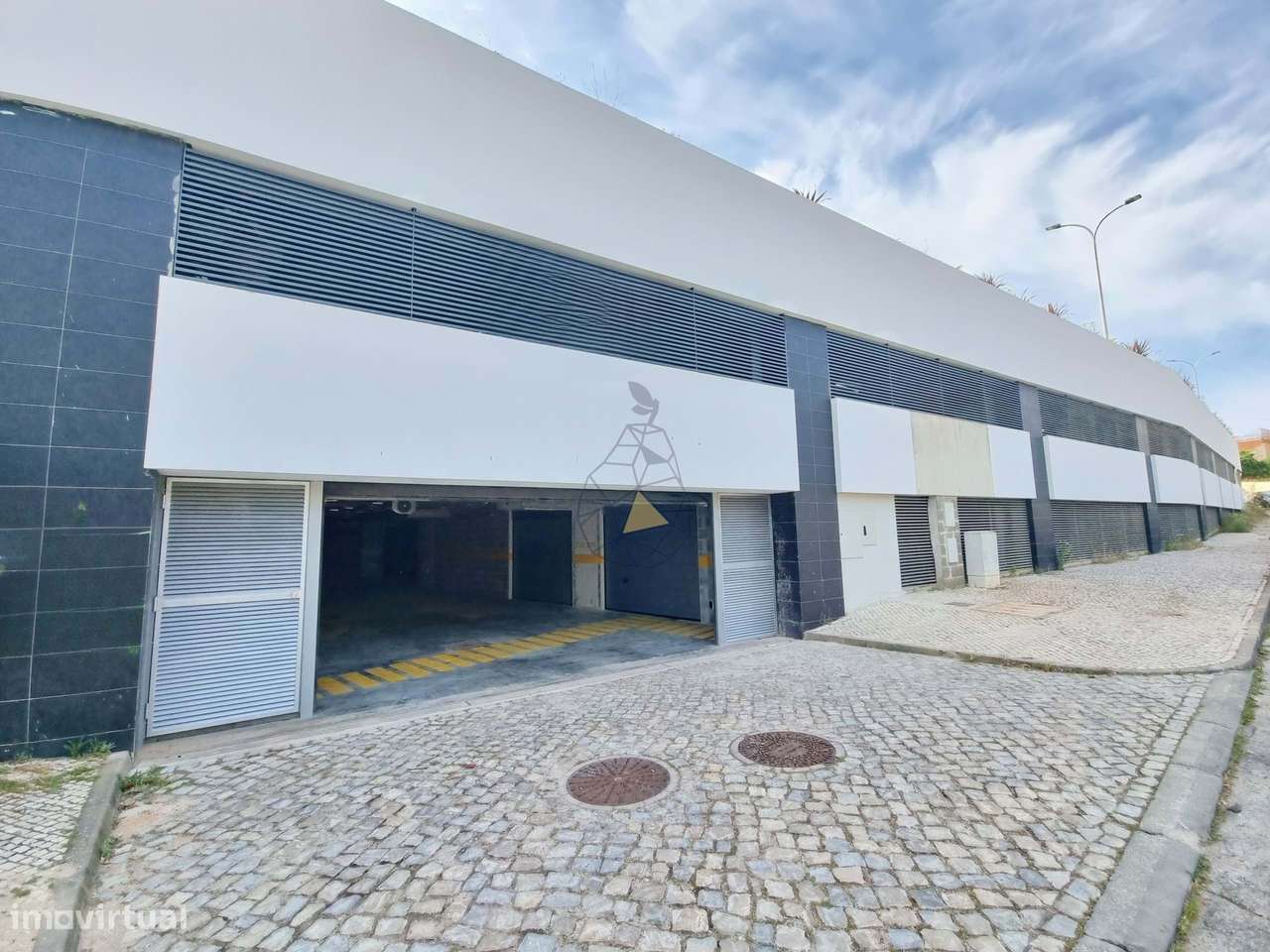 Garagens Box à Venda em Portimão — de 16 m² a 28 m², entre a estação d - Grande imagem: 2/32