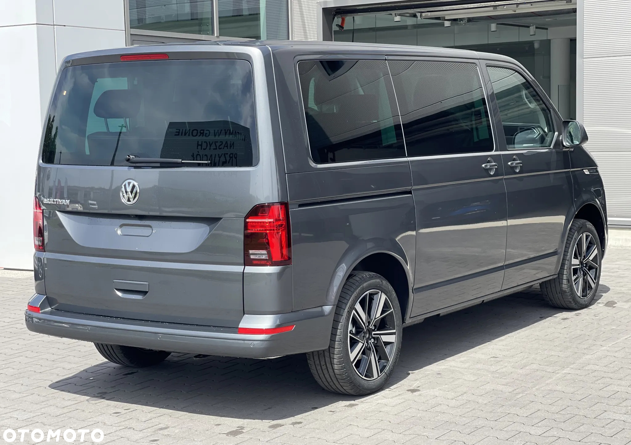 Volkswagen Multivan - 8