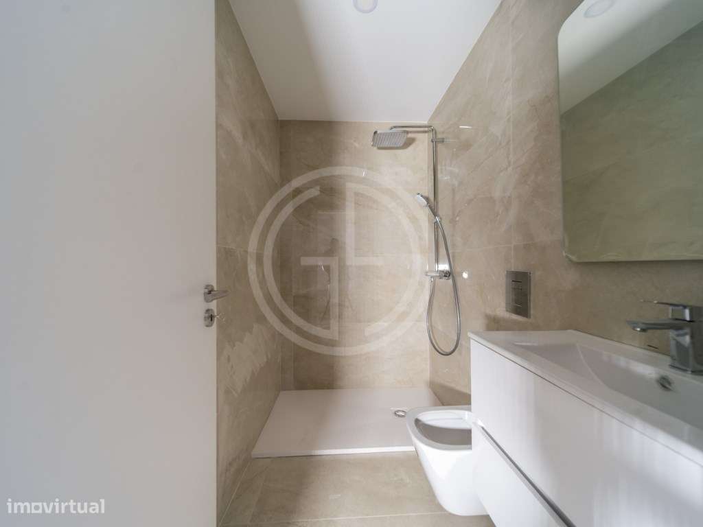 Moradia V3+1 com piscina privada em Gambelas-18