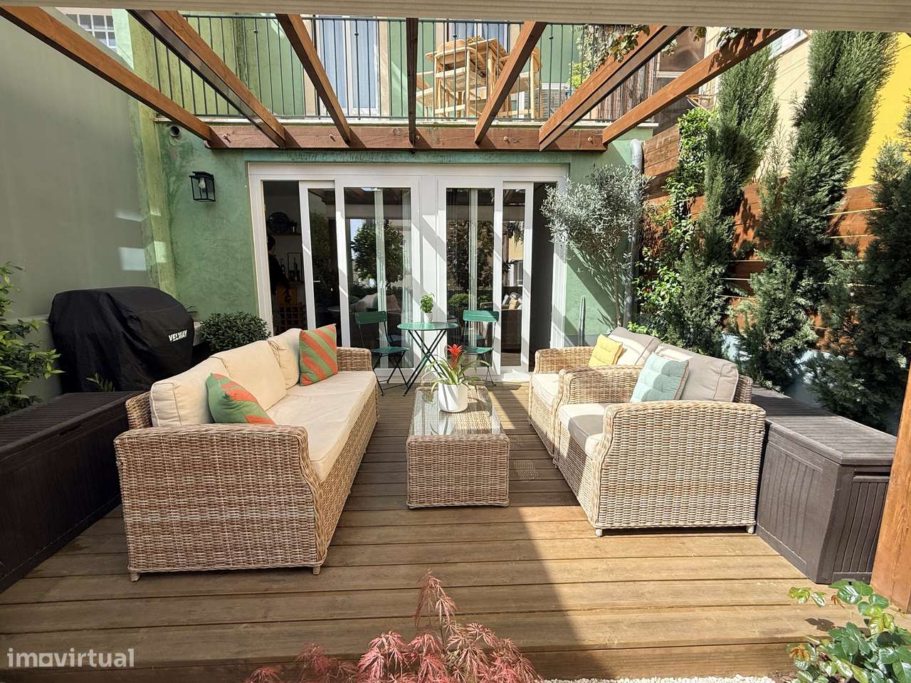 T2 com 2 casas de banho e jardim privativo na Graça-30