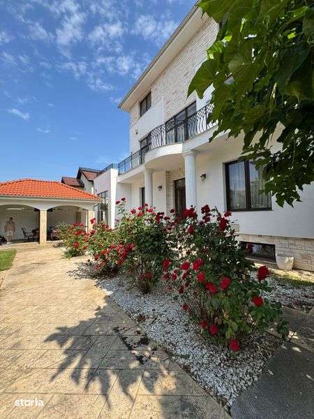 Vila de lux deosebita cu cinema  str salcamilor  la Dudu Chiajna - Imagine principală: 4/8