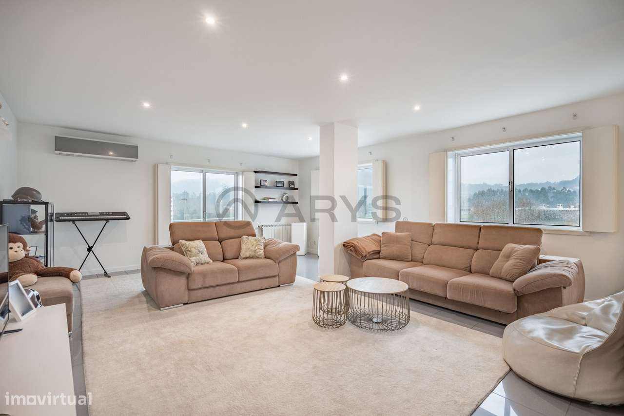 Apartamento T3 no centro de vila Verde condomínio com piscina - Grande imagem: 2/36