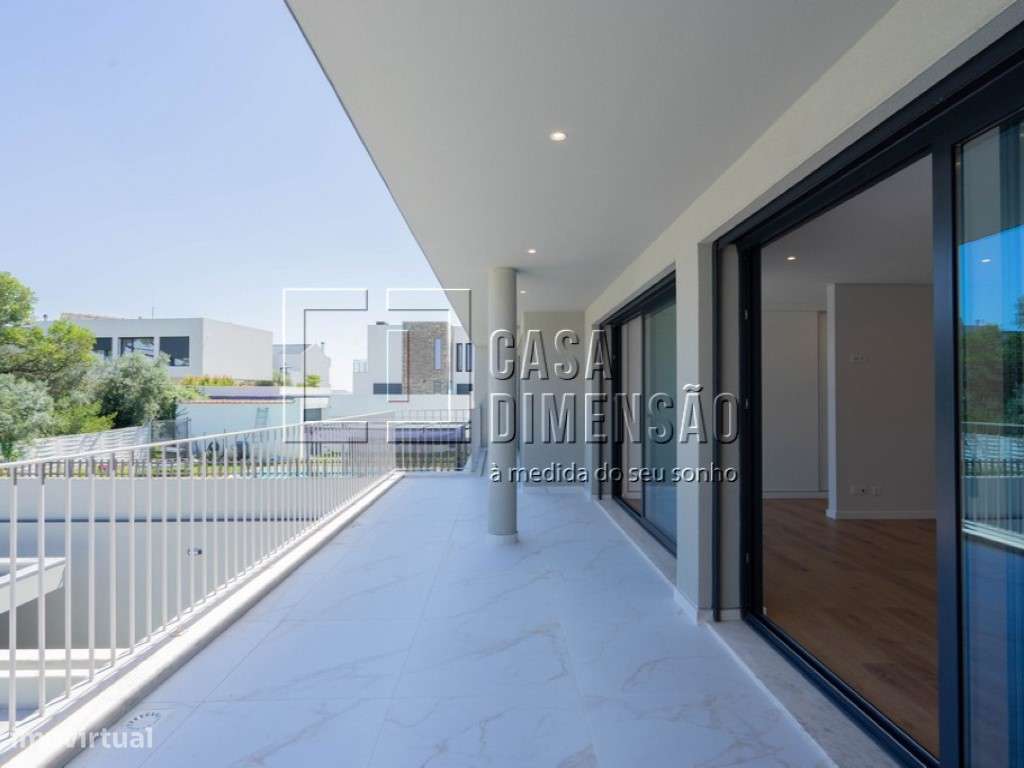 Moradia de Arquitectura Moderna de tipologia T3+1 em Oeiras com Pis...-50