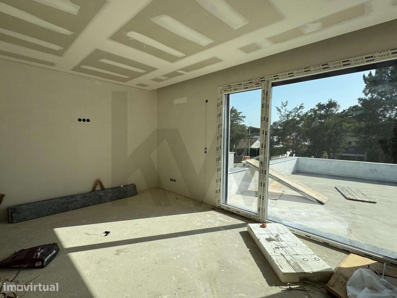 Moradia T3+1 Exclusiva com Piscina Junto ao Pinhal da Aroeira-27