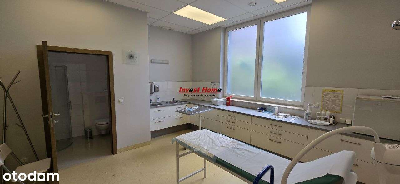 Budynek (klinika oraz dom) w dobrej lokalizacji.-9