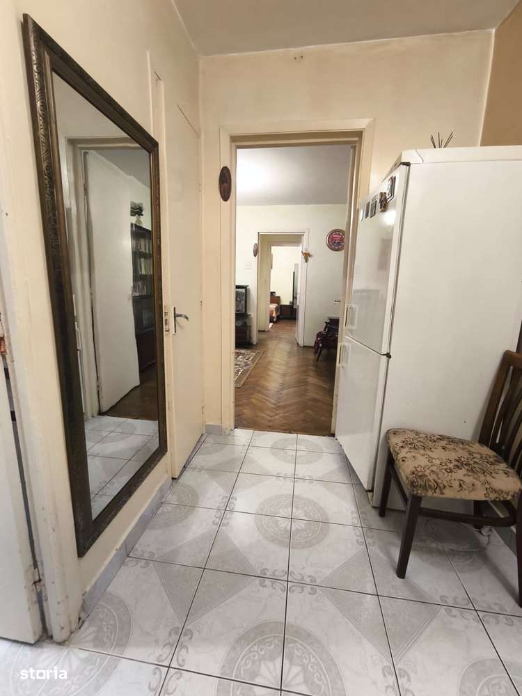 Vanzare apartament 2 camere parter strada principala Podu Ros-8