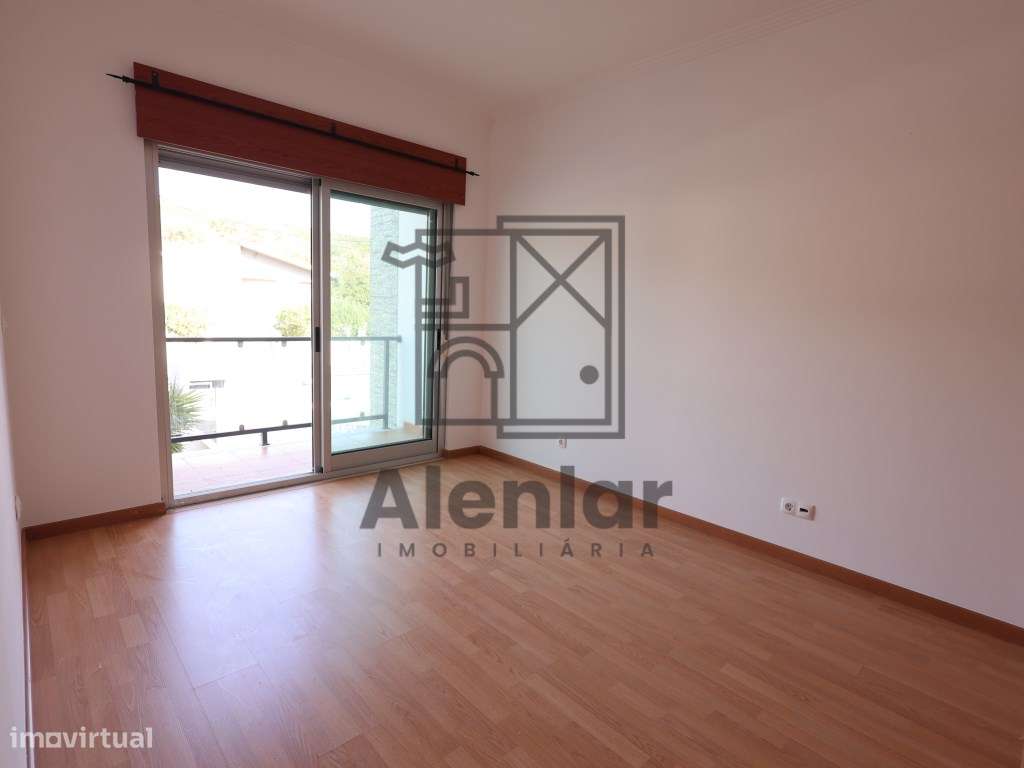 Moradia V3 localizada na freguesia da Carnota, em Alenquer.-24