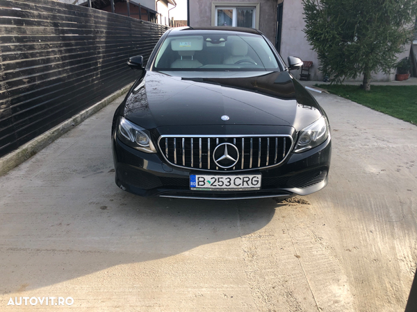 Mercedes-Benz E 220 d Aut. - 1