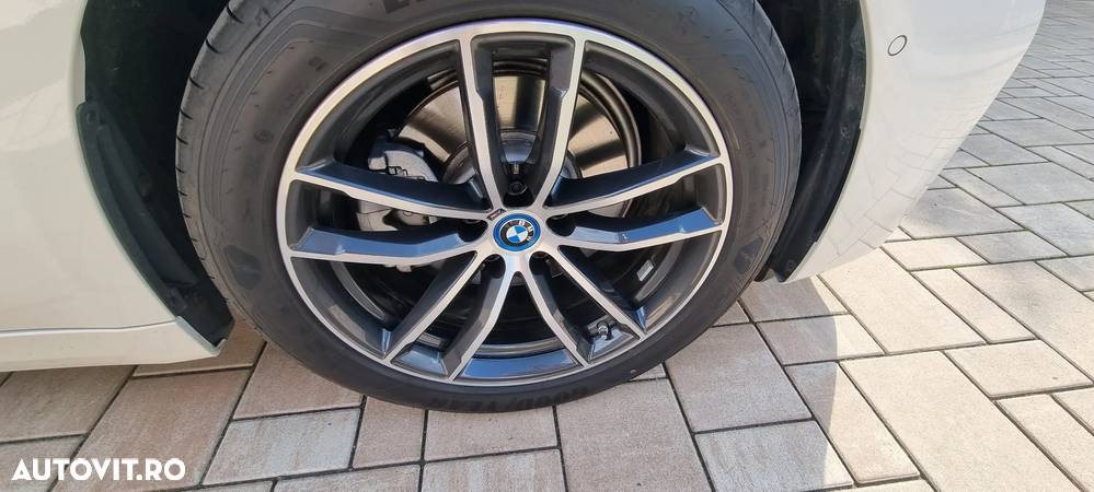 BMW Seria 5 520d xDrive MHEV - 16