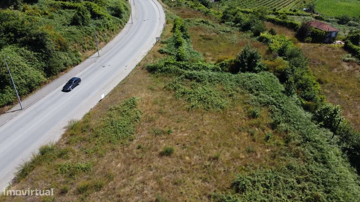 TERRENO PARA CONSTRUÇÃO NO CENTRO DA LIXA-18