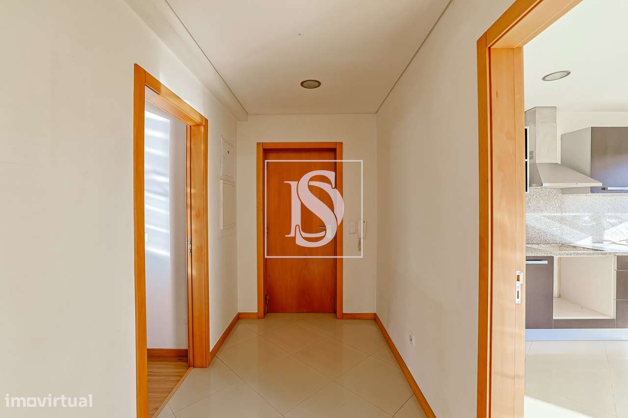 Apartamento T3 em Galegos (São Martinho)-9