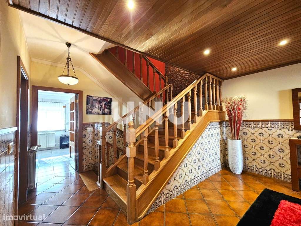 Moradia em Banda T5 - A 5 Minutos do Centro da Cidade de Viseu-8