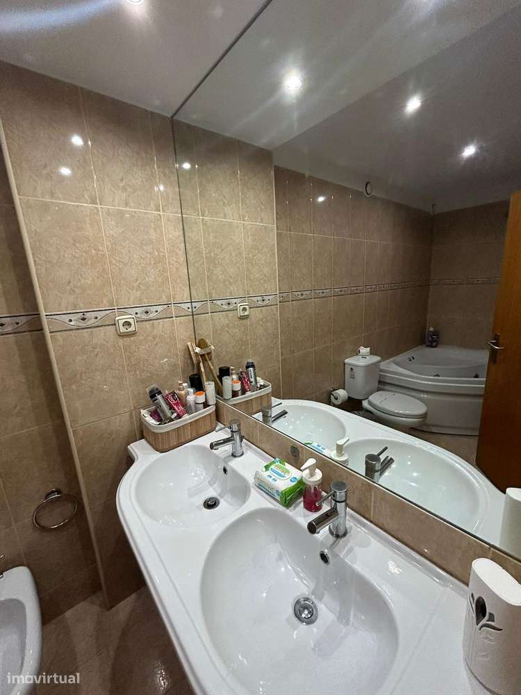 Aluguer de quartos em apartamento T4 - Grande imagem: 5/8