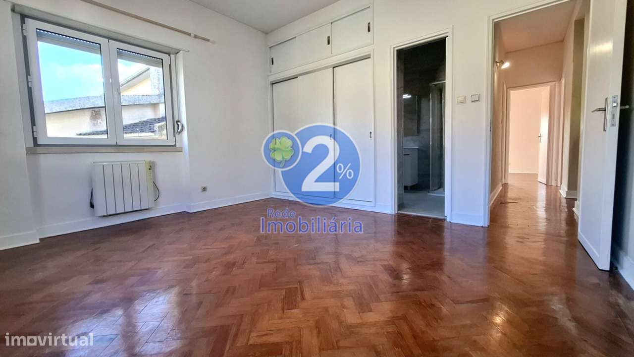 Apartamento T5 Duplex com Logradouro - Pousos-29