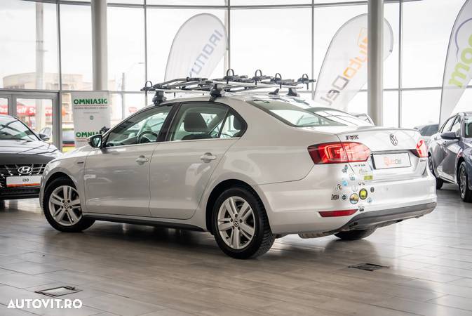 Volkswagen Jetta 1.4 Hybrid DSG - 3