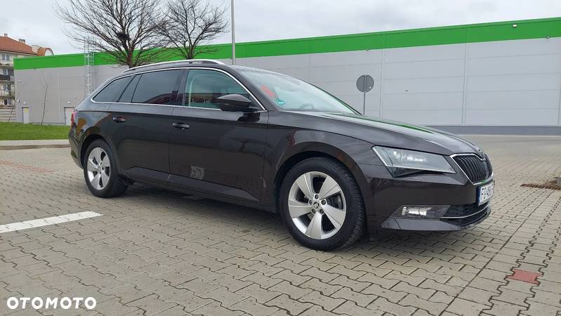 Skoda Superb Combi 2.0 TDI DSG Style - 12