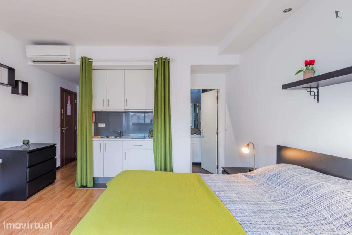 Estúdio - localizado em Baixa Coimbra - Grande imagem: 2/7