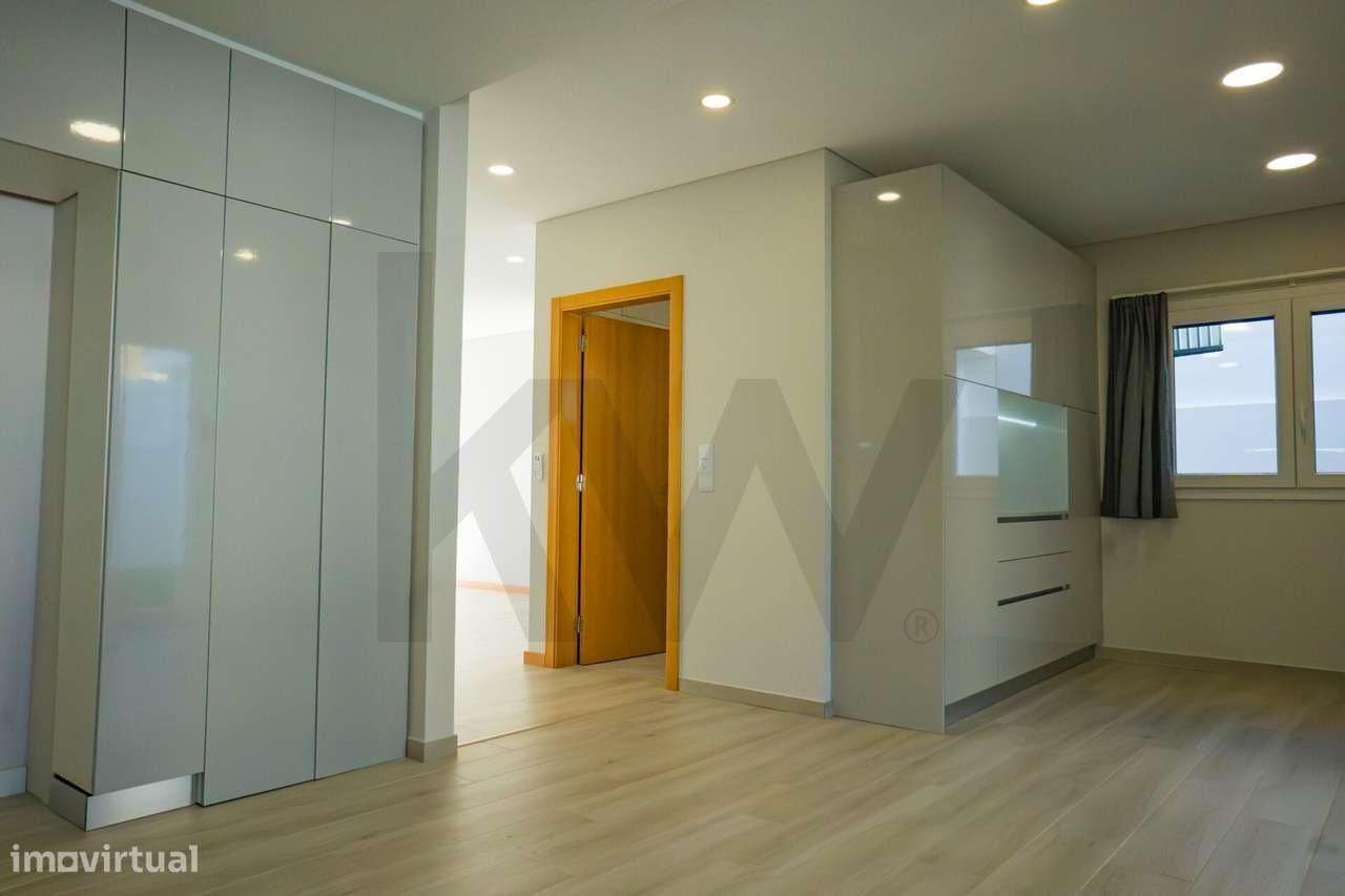 T3 Isolada em Famões: A Estreia Perfeita para a sua Família-21