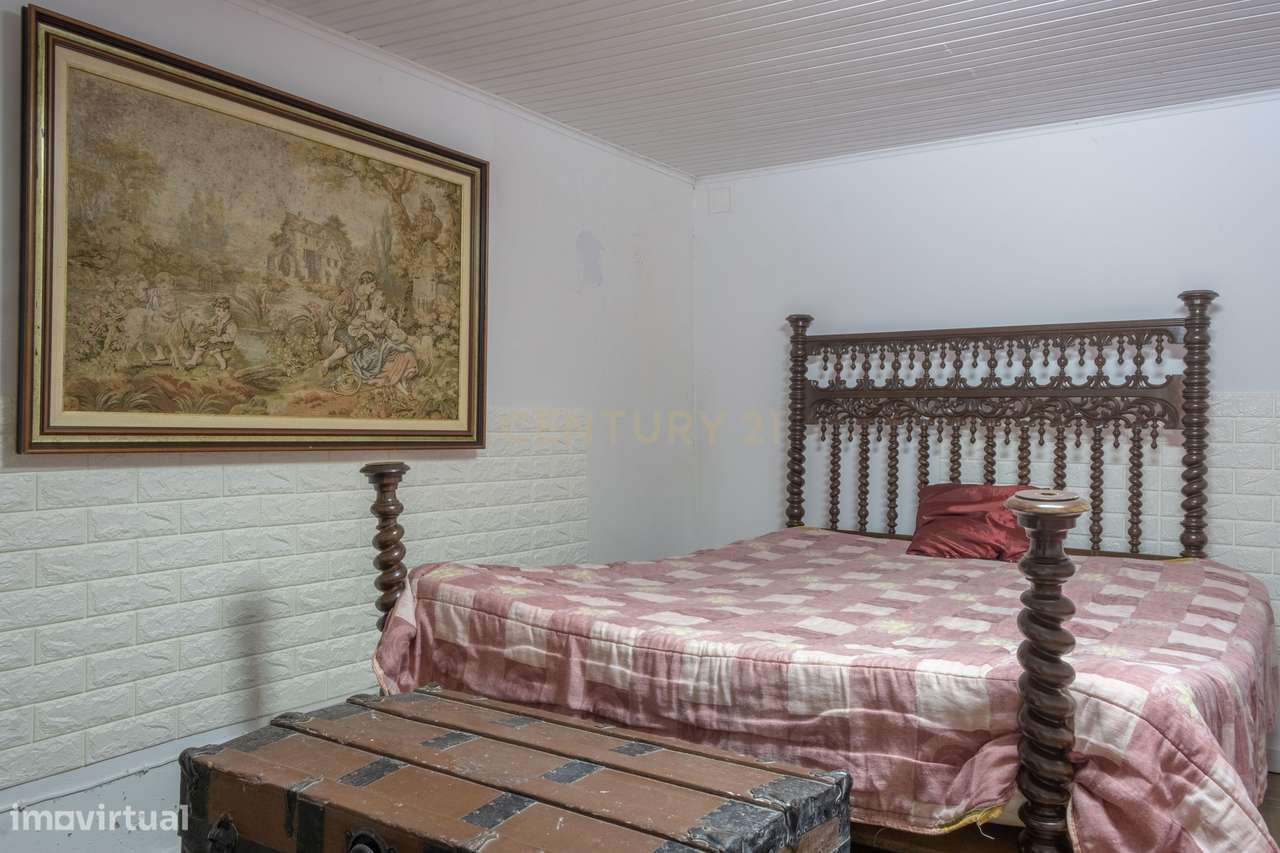 Moradia T2 com Quintal no Centro da Ribeira Grande-17