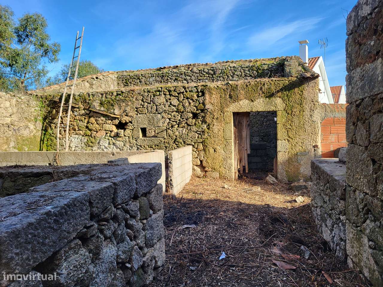 Casa de aldeia e anexo em Lousa - Castelo Branco - Grande imagem: 4/5