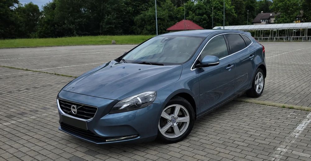 Volvo V40 II (2012-) D3 Momentum 2014