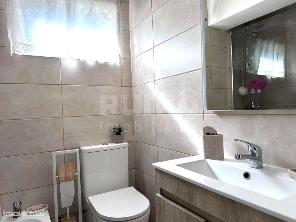 Apartamento T3 com Sótão e Garagem - Excelente Oportunidade!-9