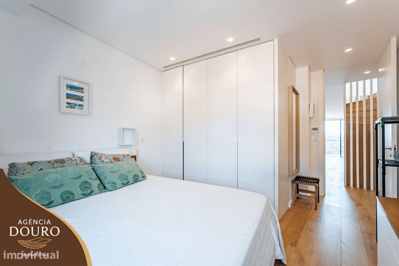 Apartamento T3 com varanda e terraço em Valbom, Porto-13
