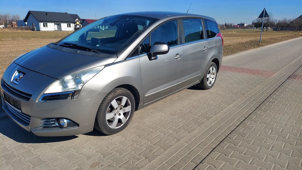 Peugeot 5008 I (2009-2017) HDI FAP 110 EGS6 Tendance 2010