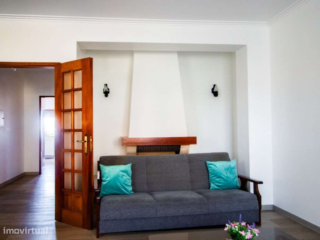 Apartamento com garagem fechada e arrumo - Grande imagem: 4/14