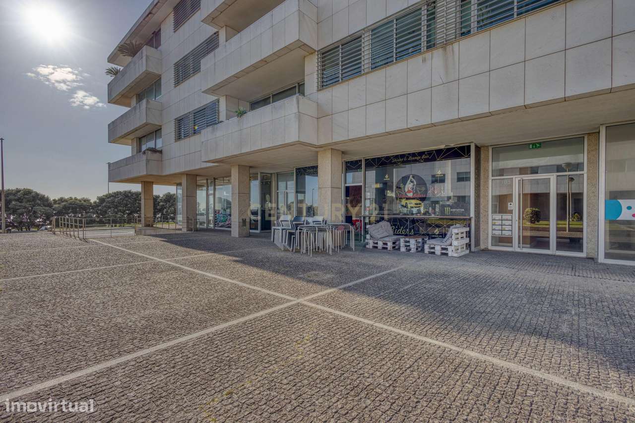 Trespasse de Bar na Zona de Praia de Leça da Palmeira - Grande imagem: 2/20