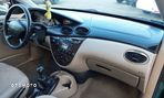 Ford Focus 2.0 Ghia - 26