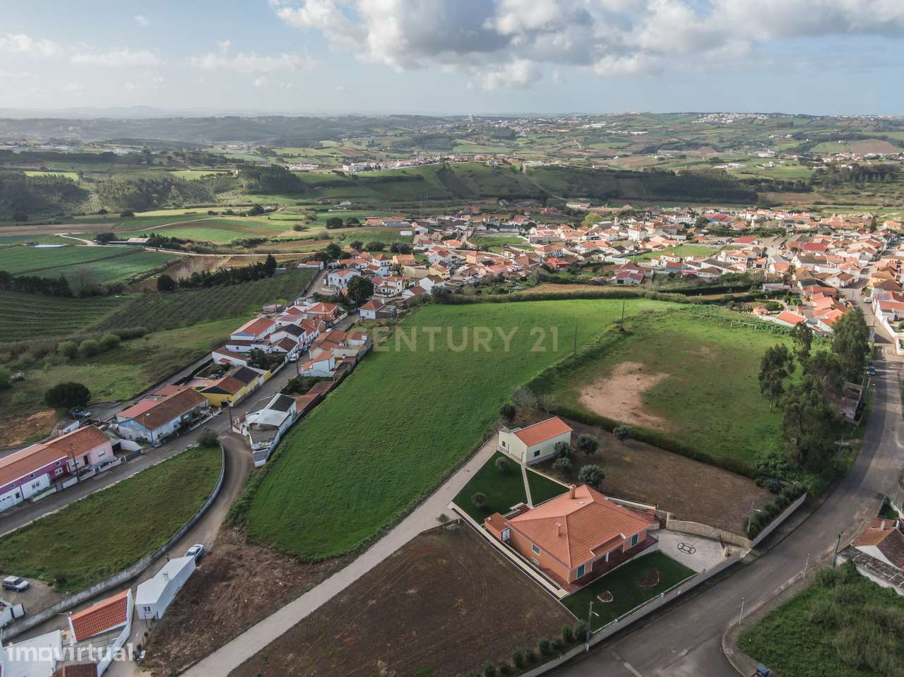 Terreno plano com 12.400m², inserido na pacata povoação de Sobral da L - Grande imagem: 4/25