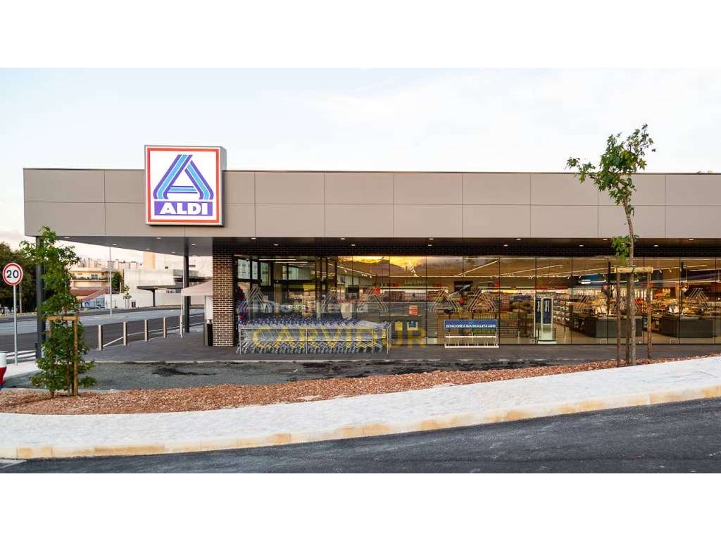 Apartamento T1 totalmente remodelado com quintal-18