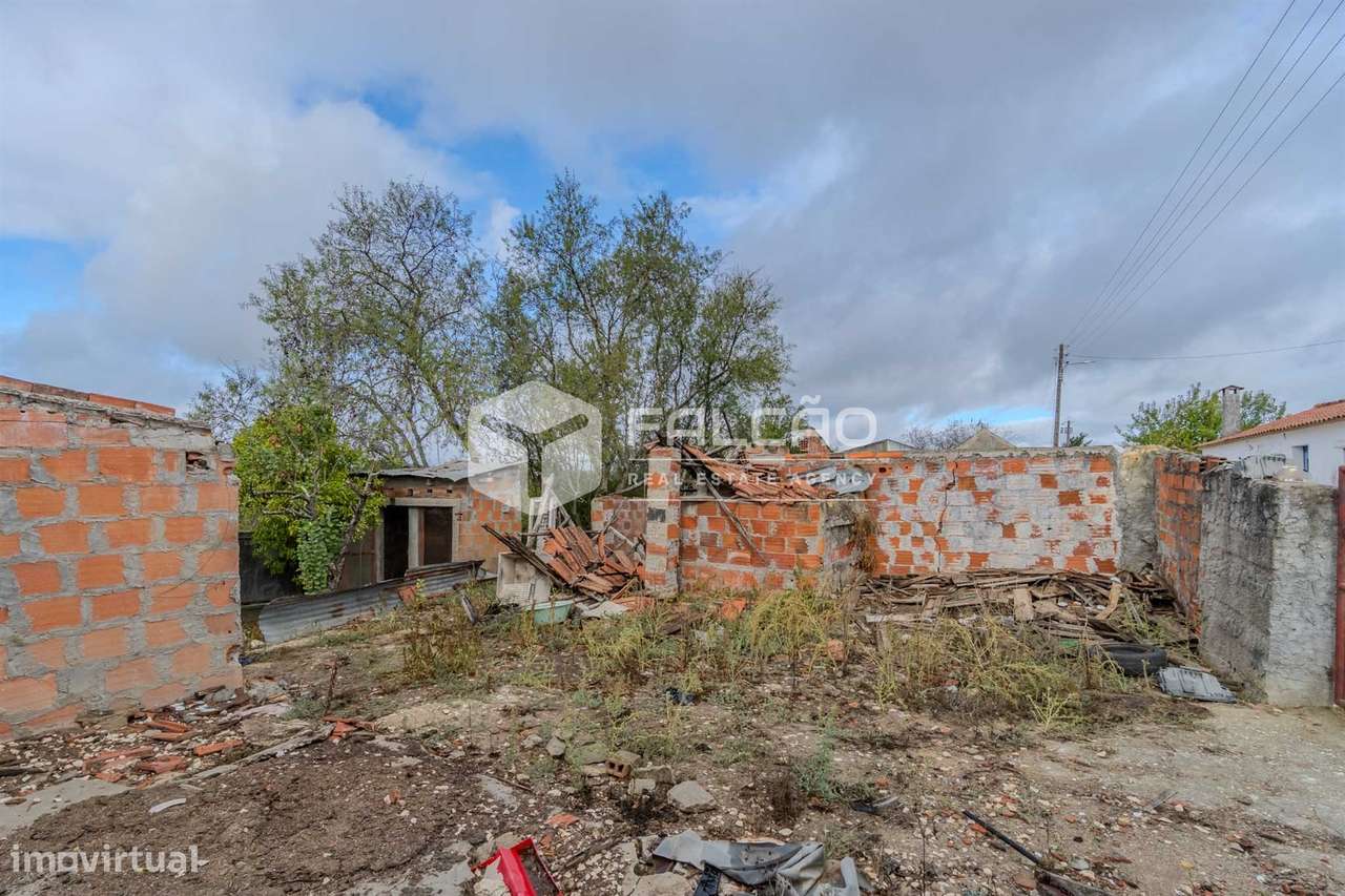 Moradia para Restaurar T2+2 Venda em Casével e Vaqueiros,Santarém-43