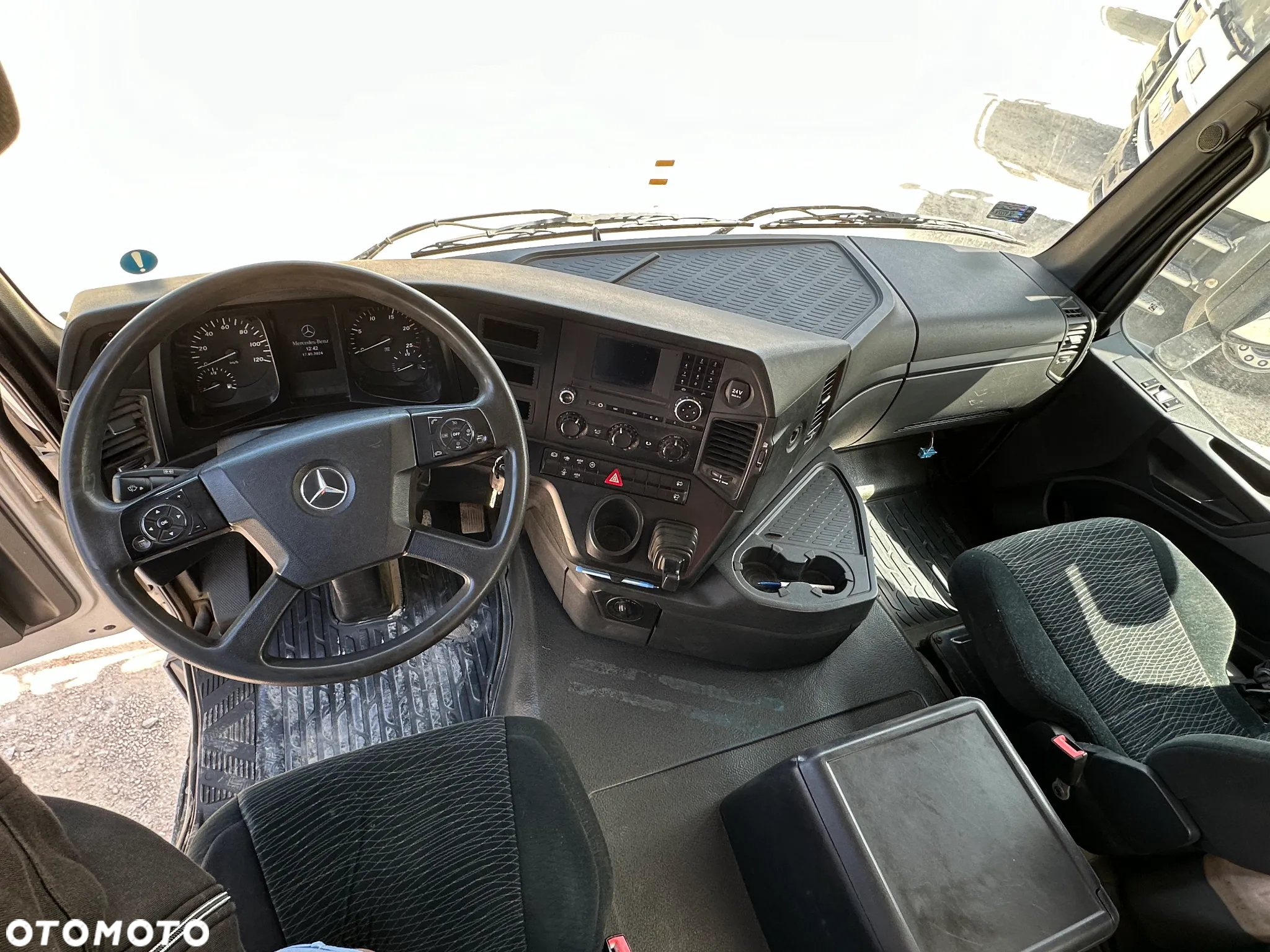 Mercedes-Benz AROCS 32.40 - 13