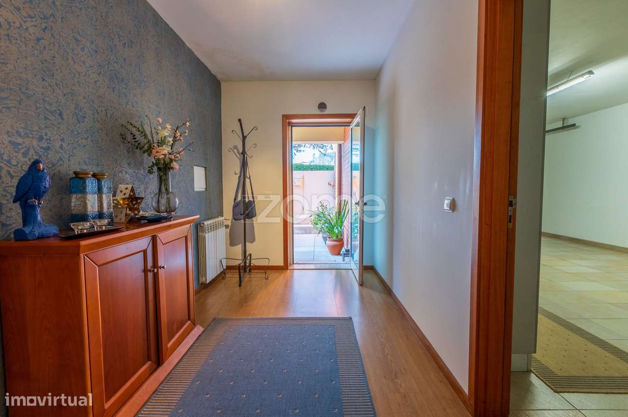 Moradia Geminada T3 em Aldão-4