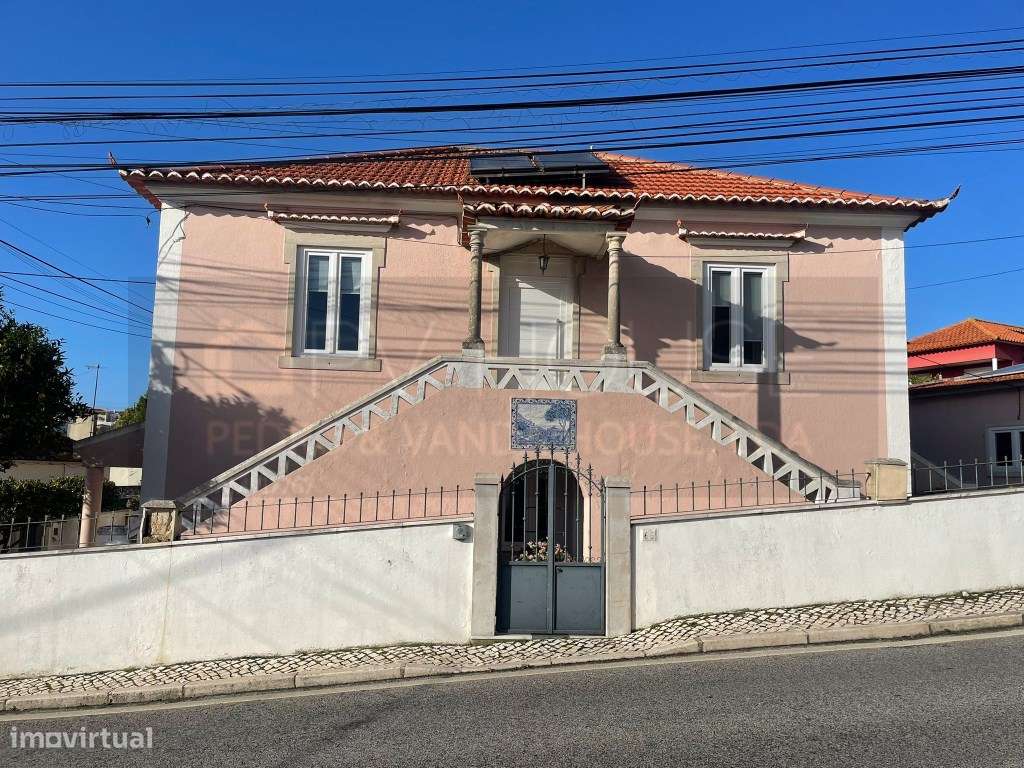 Moradia T3 Renovada na Várzea de Sintra - Charme, Conforto e Vista ...-1