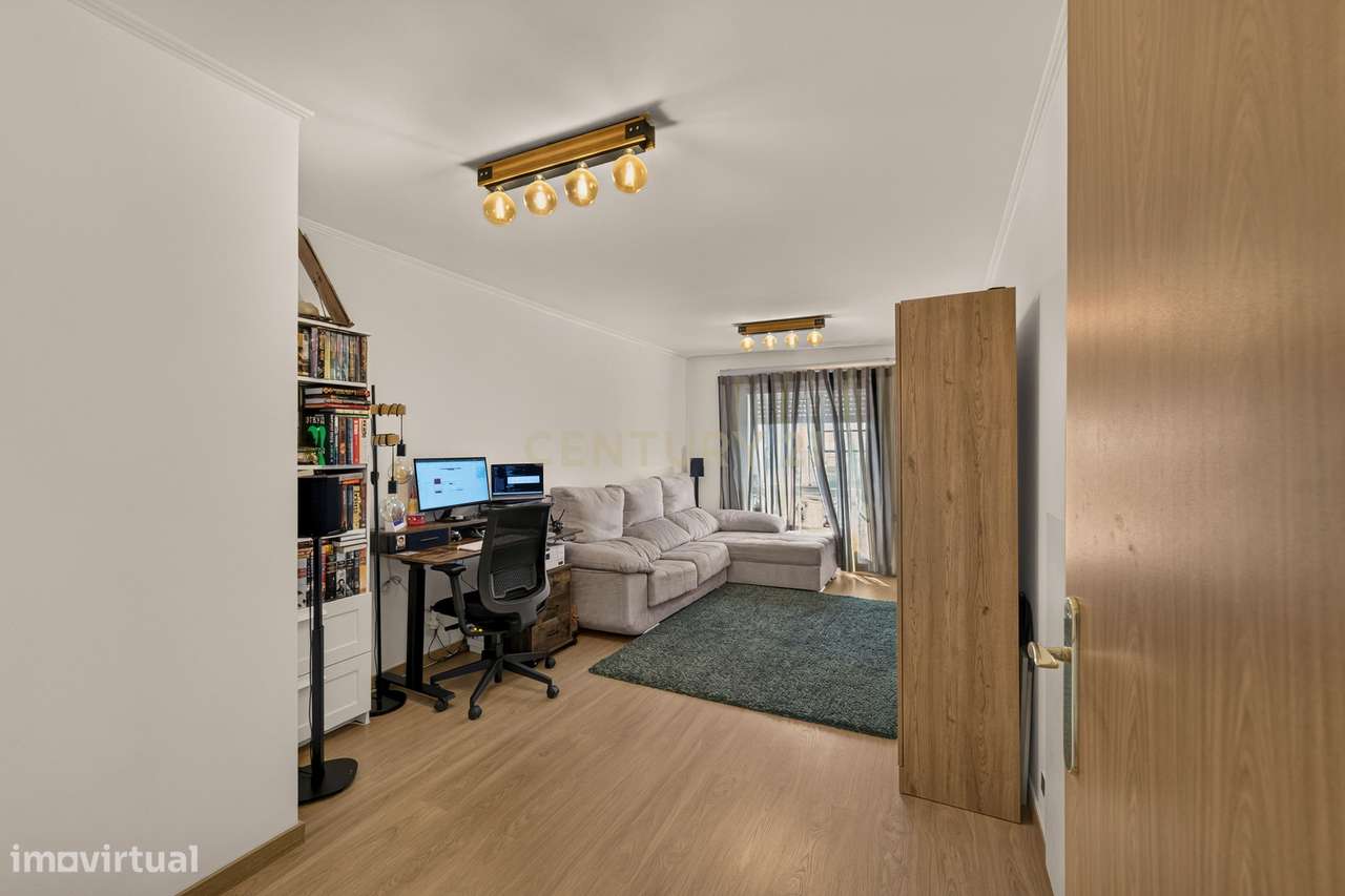 Apartamento T3 com parqueamento privativo (Monte da Caparica)-4