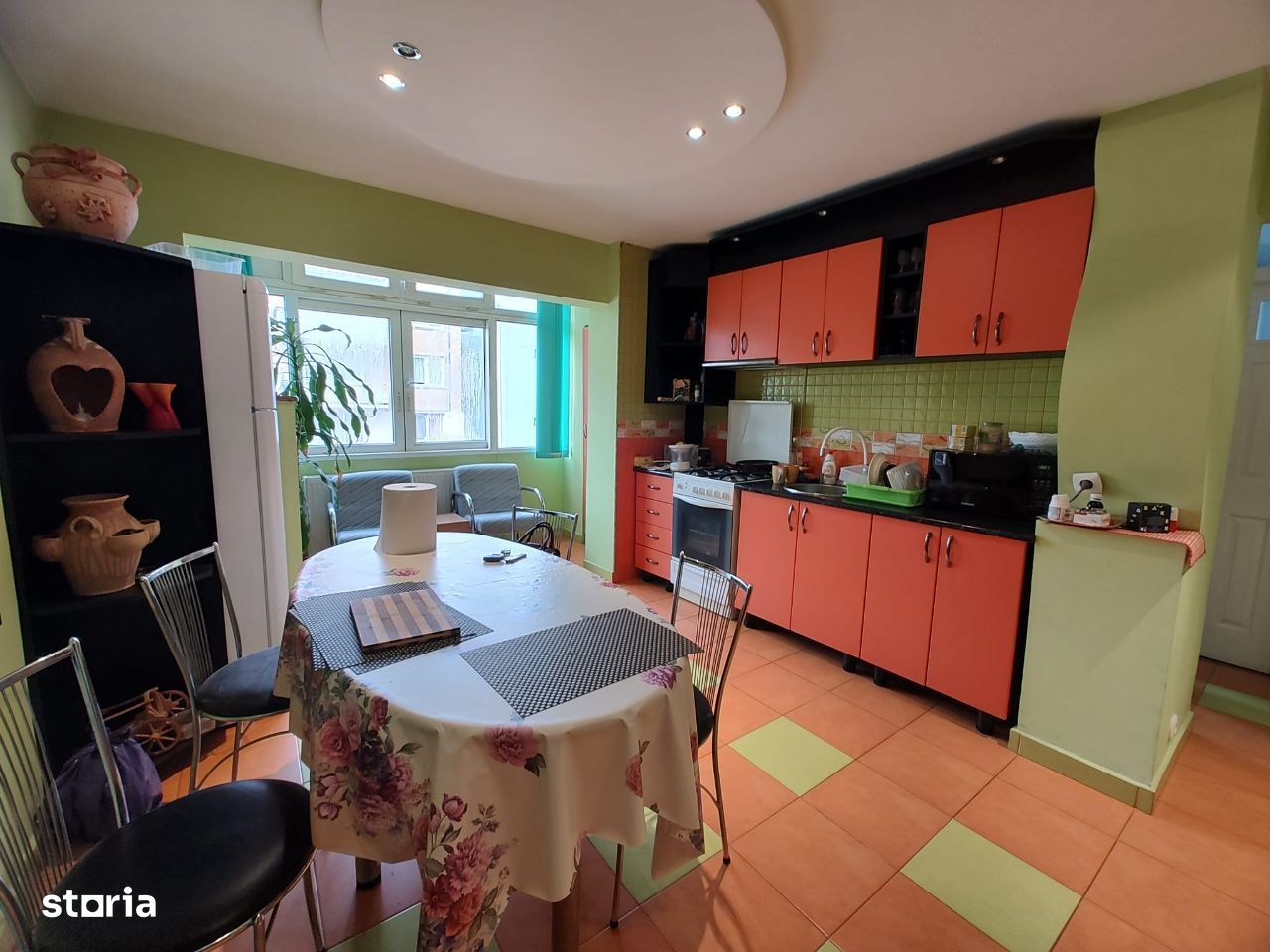 Apartament 2 camere, decomandat,etajul 3, zona Ion Creangă