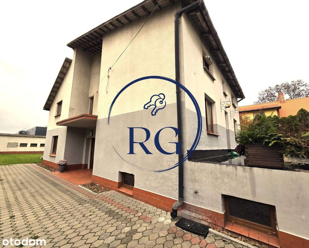 Ciekawa architektonicznie nieruchomość-17