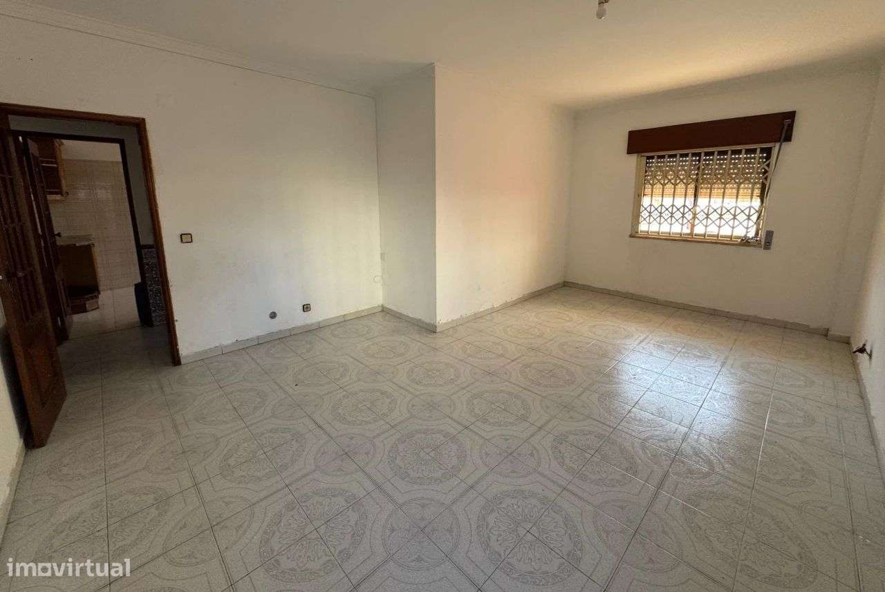 Apartamento T2 no centro da Amora - Grande imagem: 4/12