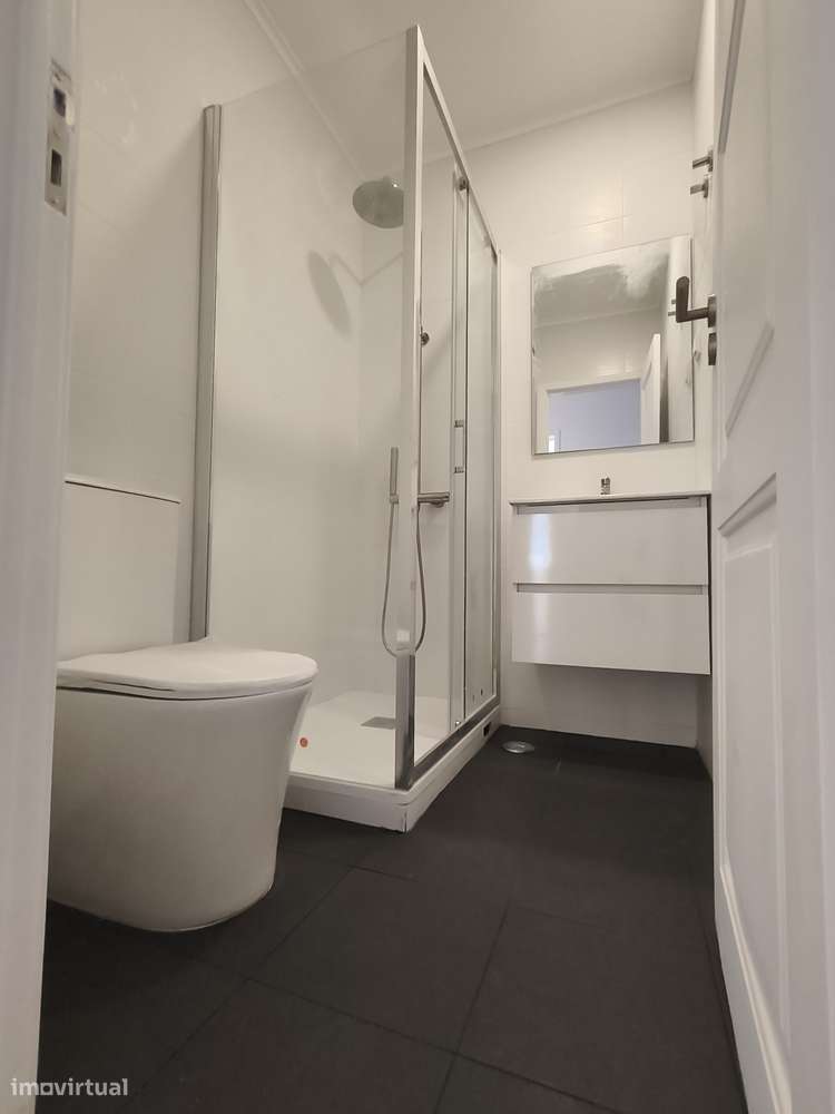 Excelente T3 Alvalade renovado-7