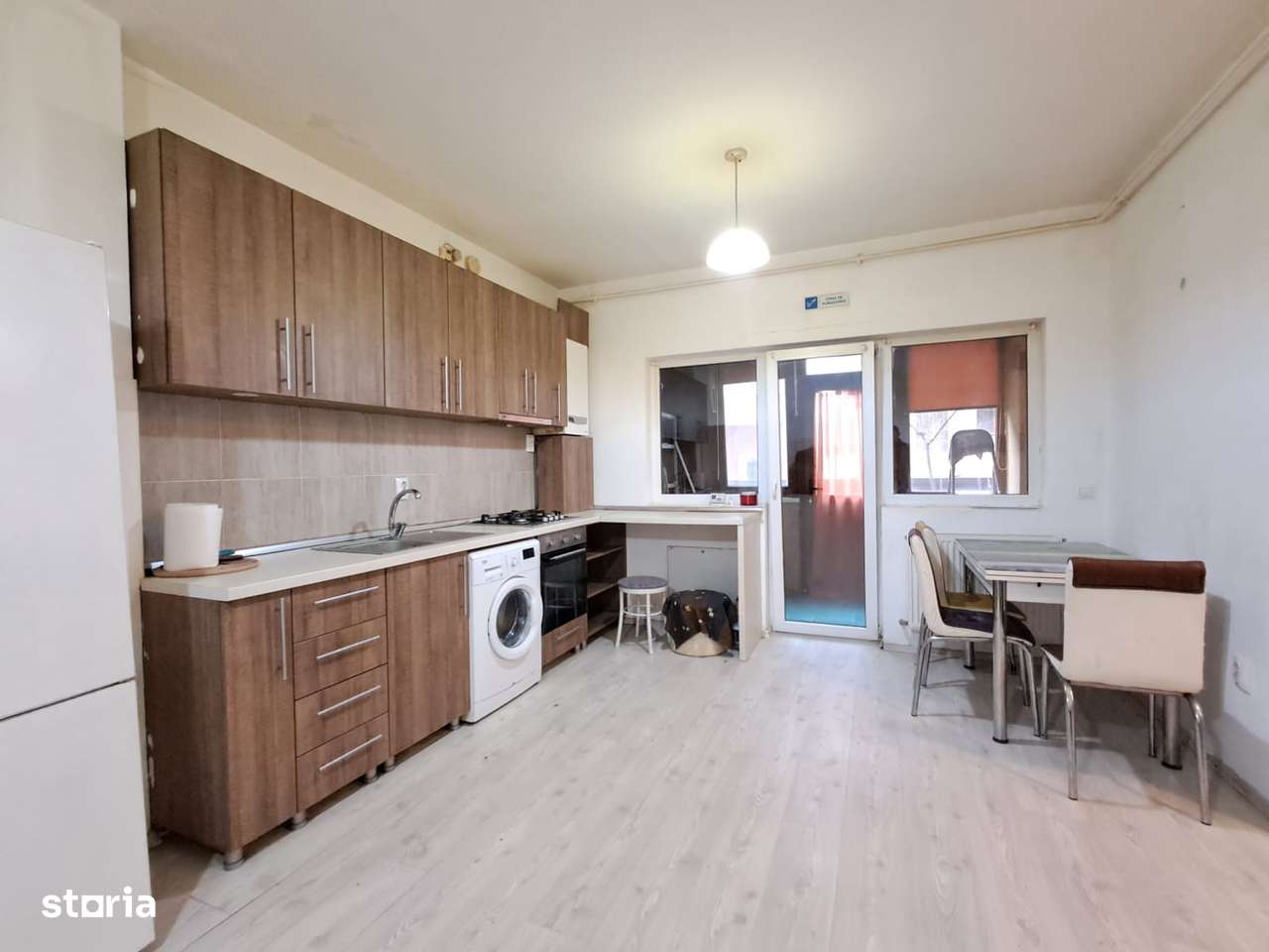 Apartament 2 camere, gradina 67 mp, parcare Floresti zona Terra-0