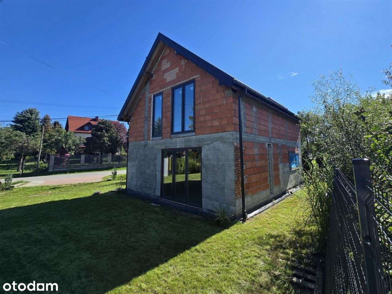 Mały dom wolnostojący, 1 km od Pkp Węgrzce Wielkie-1