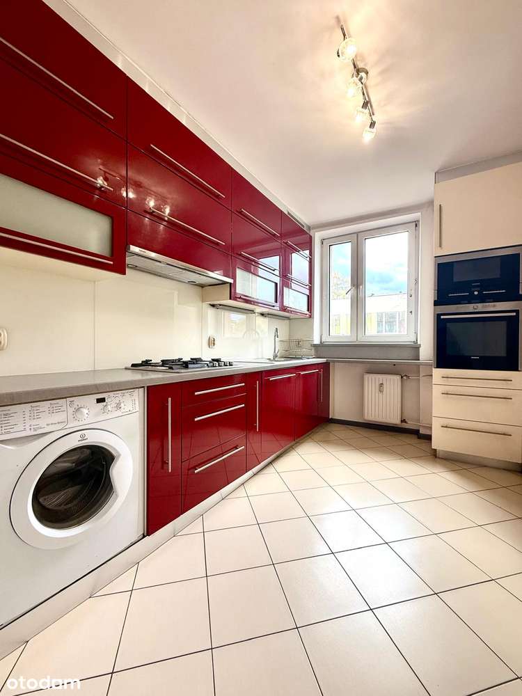 Szukasz przestrzeni? 4 pokoje, balkon, garderoba - gotowe do wejścia!-1