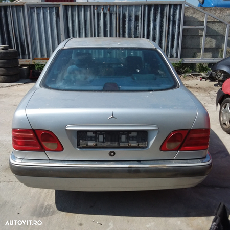 Dezmembrari  Mercedes-Benz E-CLASS (W210)  1995  > 2003 E 200 (210.03 - 4