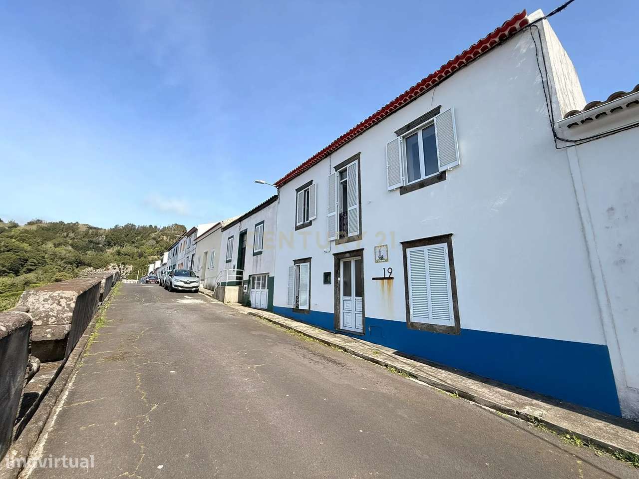 Moradia Única na Vila da Povoação – Um Verdadeiro Miradouro!-3