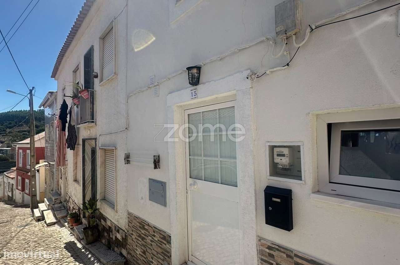 Moradia T1 remodelada em Fanhões | 64 m² | Pronta a habitar-1